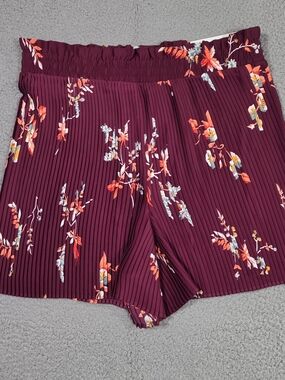 NWT Ann Taylor The Pleated Short High Rise Size 4 Burgundy Blue Coral Floral NEW